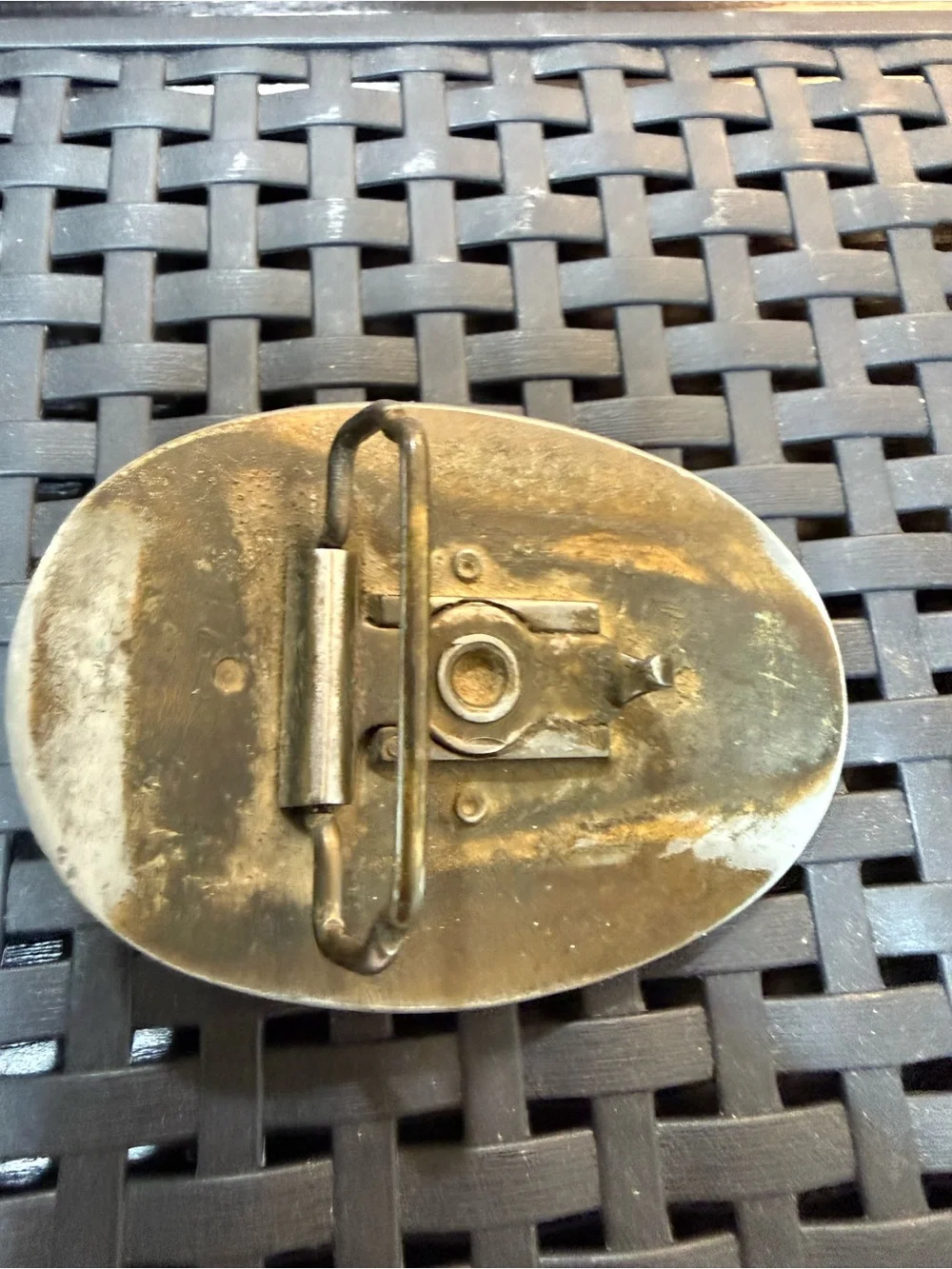 Vintage oval belt